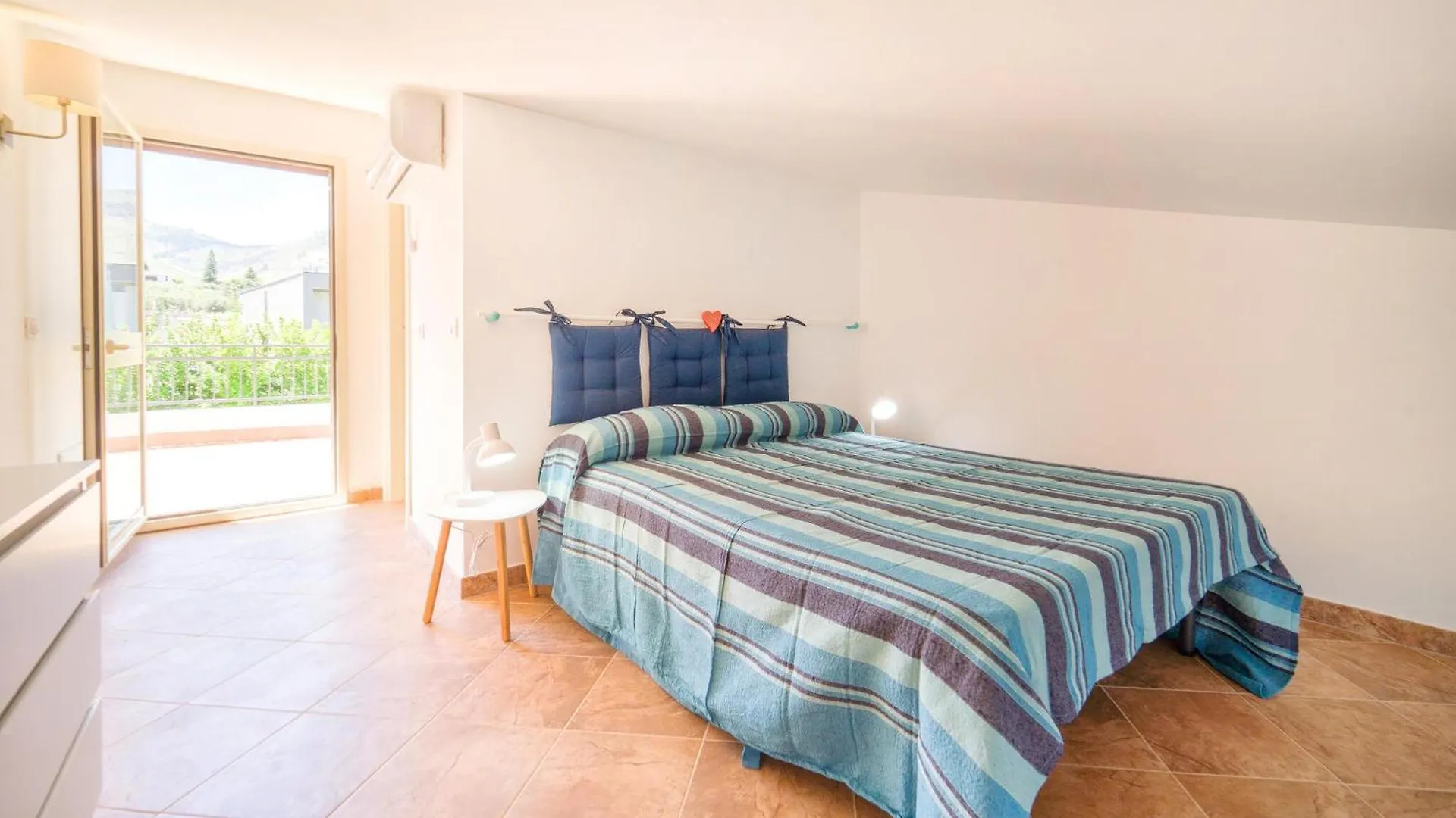 Gorgeous Home In Altavilla Milicia With Wifi Holiday home